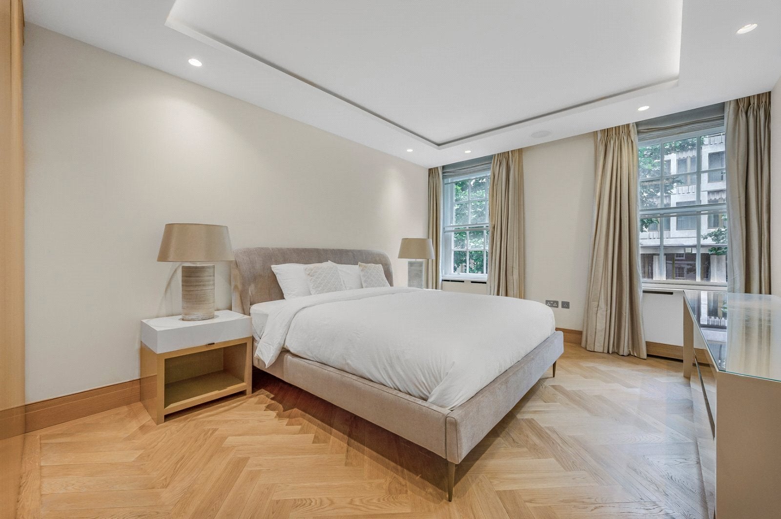 Flat Upper Grosvenor Street in City of Westminster