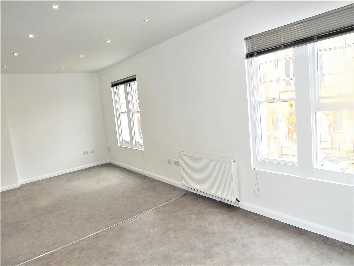 Flat North Street in Havant
