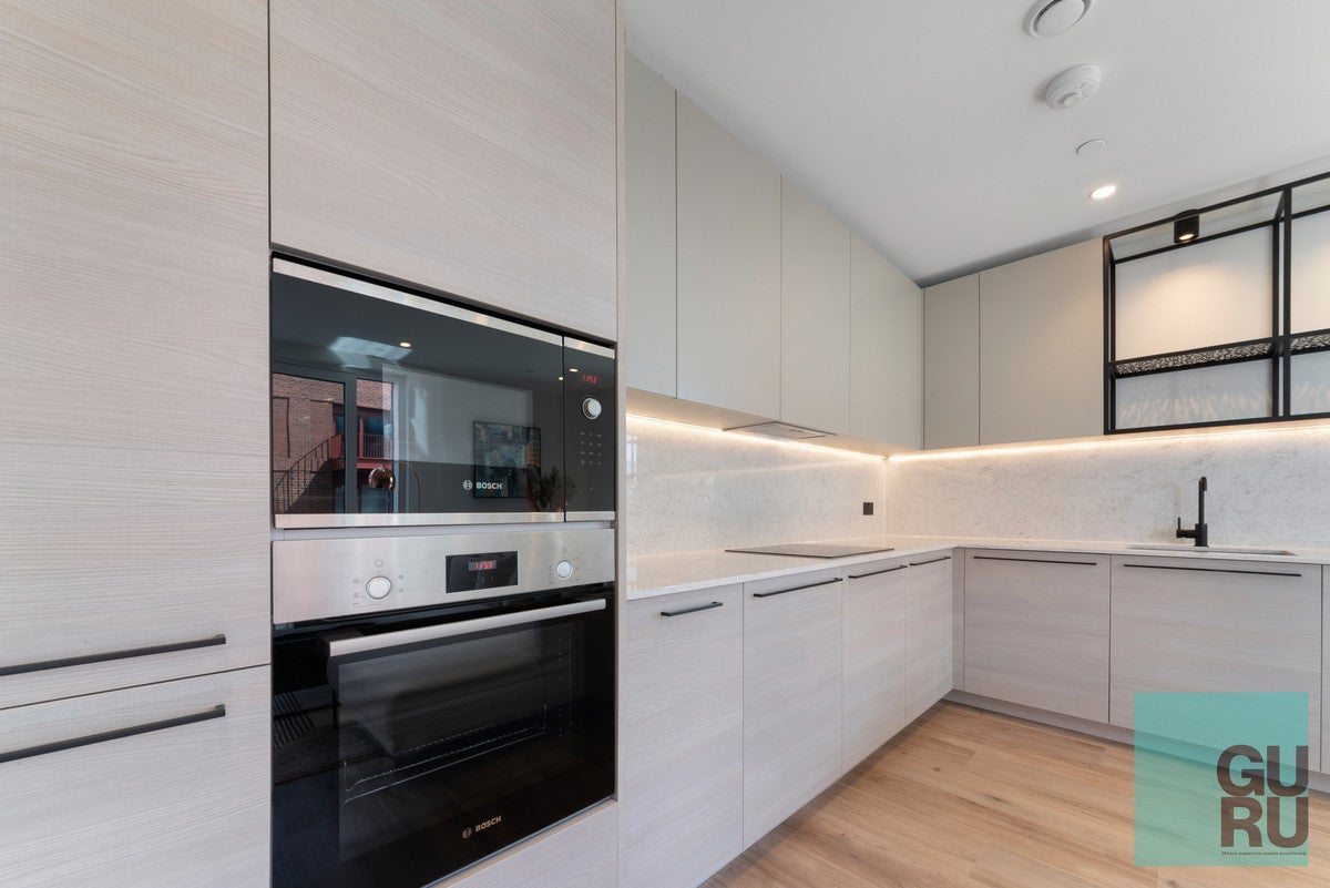 Flat Heron Walk in Greater London
