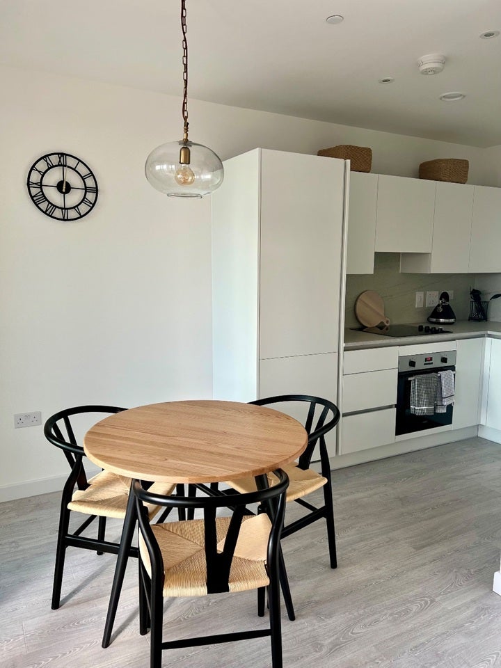 Flat Shearwater Drive in Greater London