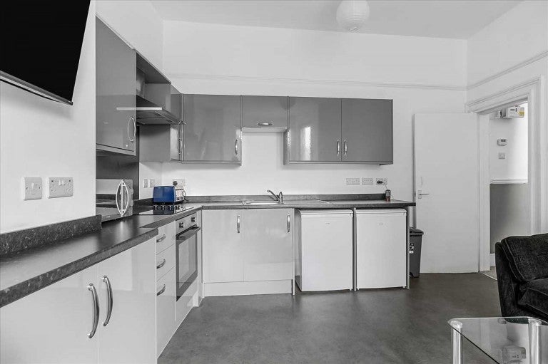 Room Lisson Grove in Plymouth