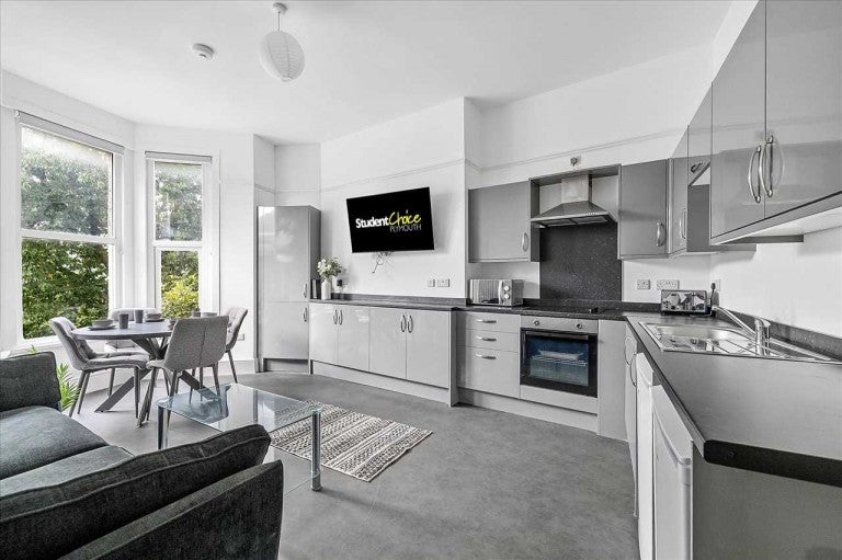 Room Lisson Grove in Plymouth