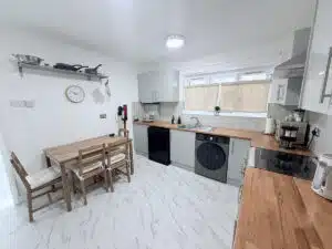 Flat Morgan Road in Greater London