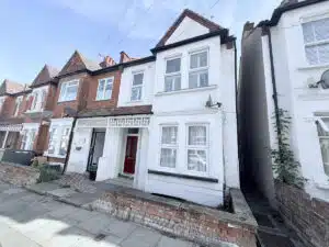 Flat Morgan Road in Greater London