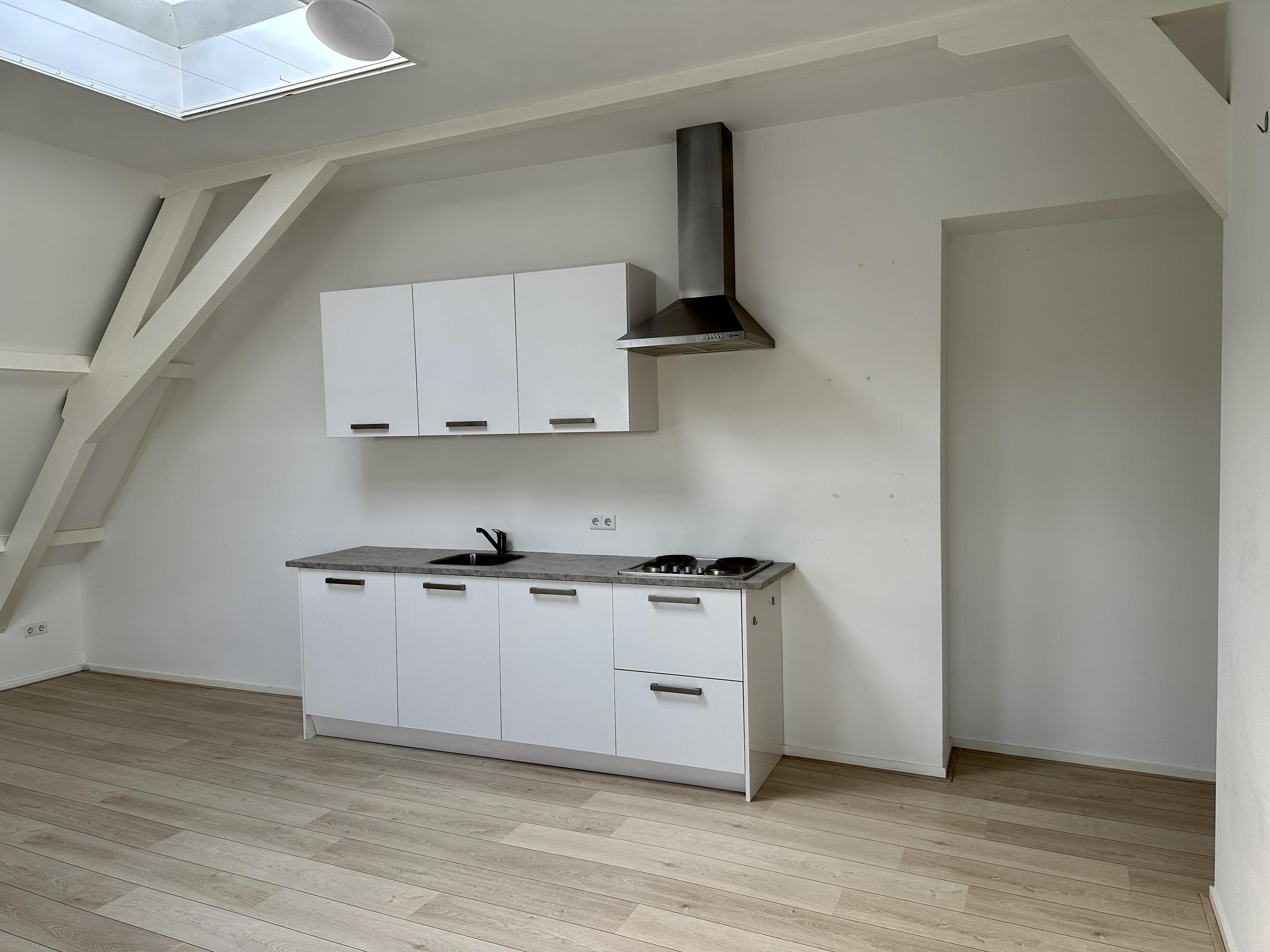 Studio te huur: Achter St.-Pieter 11R, Utrecht