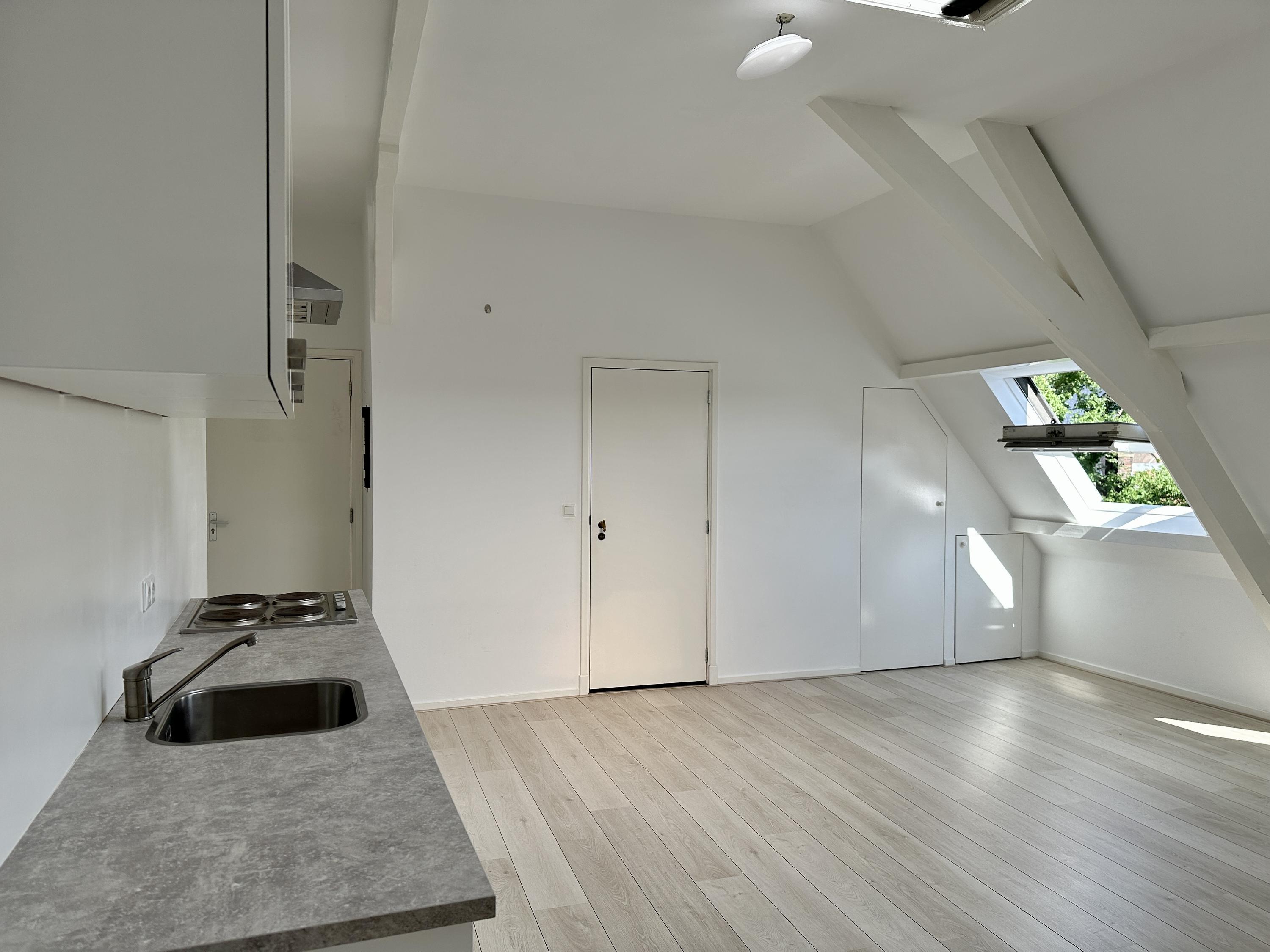 Studio te huur: Achter St.-Pieter 11R, Utrecht