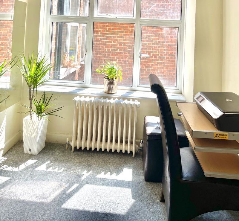 Room Edgware Road in City of Westminster