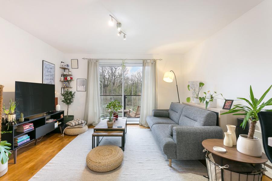 Flat Highwood Close in Greater London