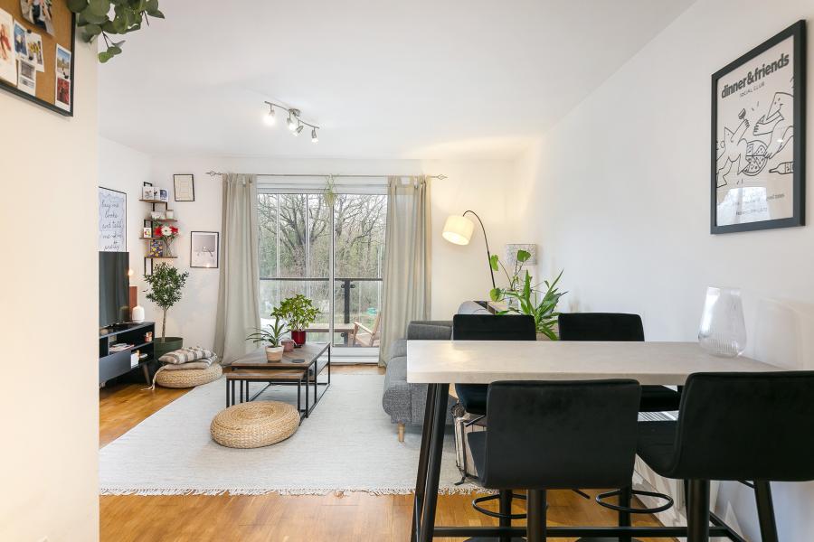 Flat Highwood Close in Greater London