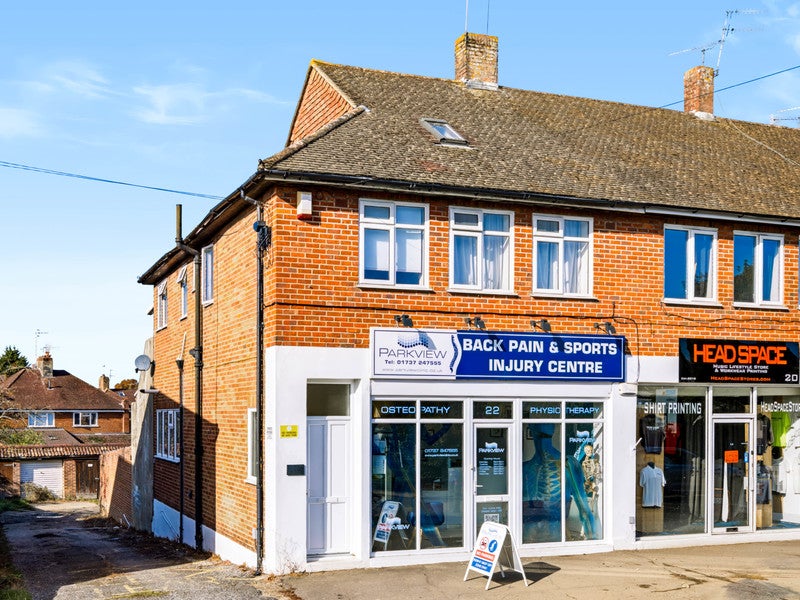 Flat Dovers Green Road in Reigate and Banstead