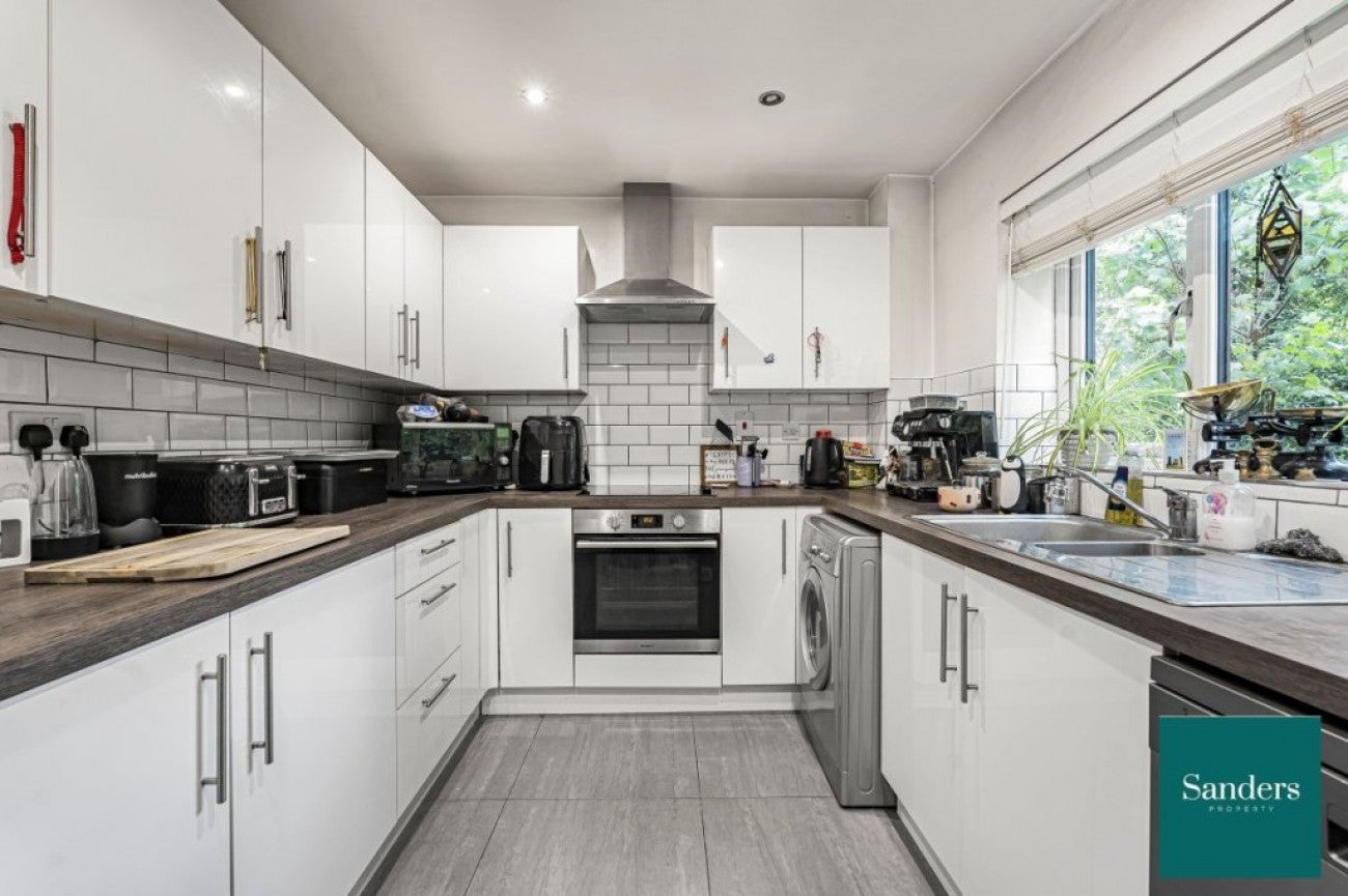 Flat Marigold Place in Harlow