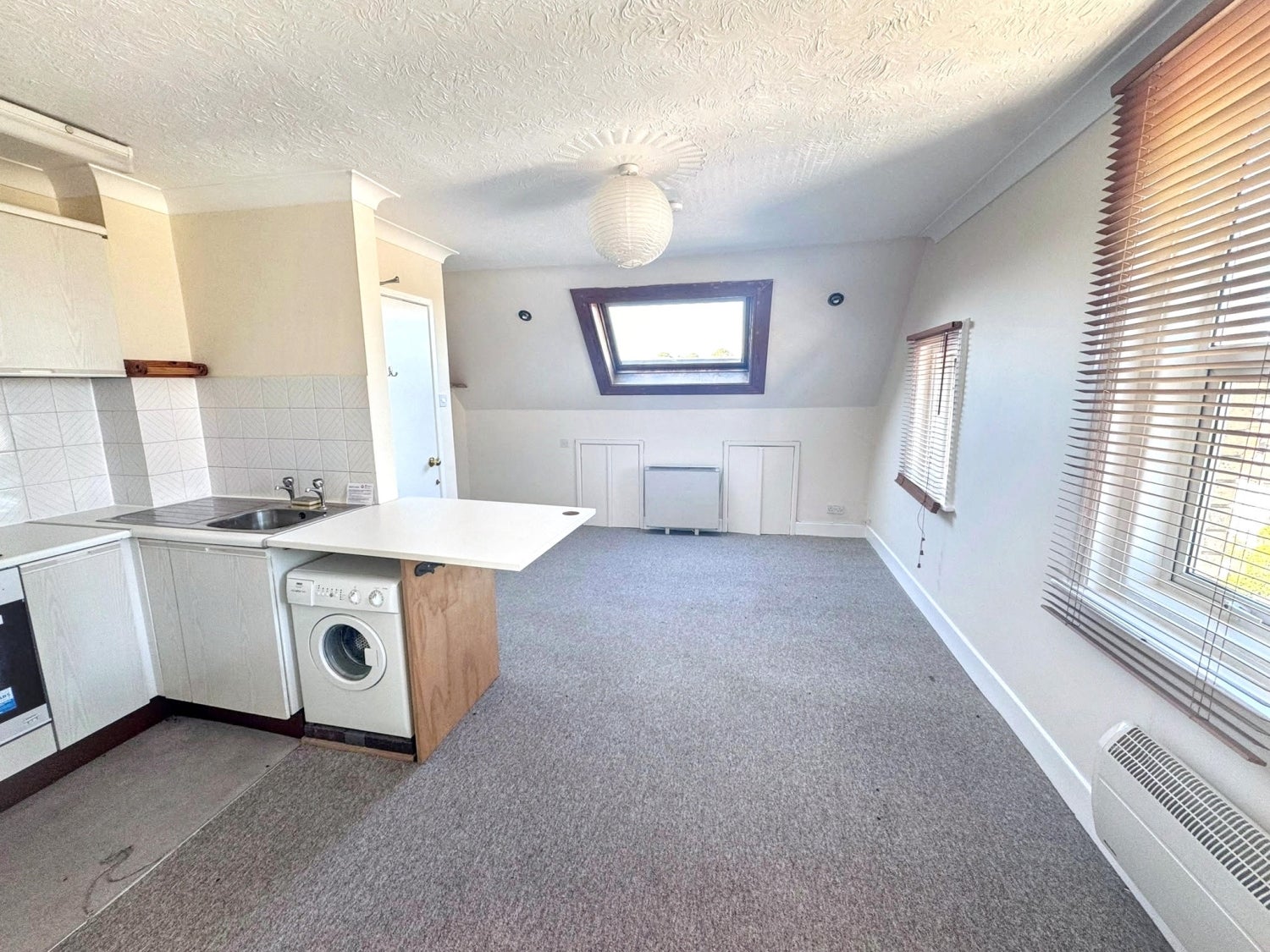 Flat Kingsbridge Road in Poole