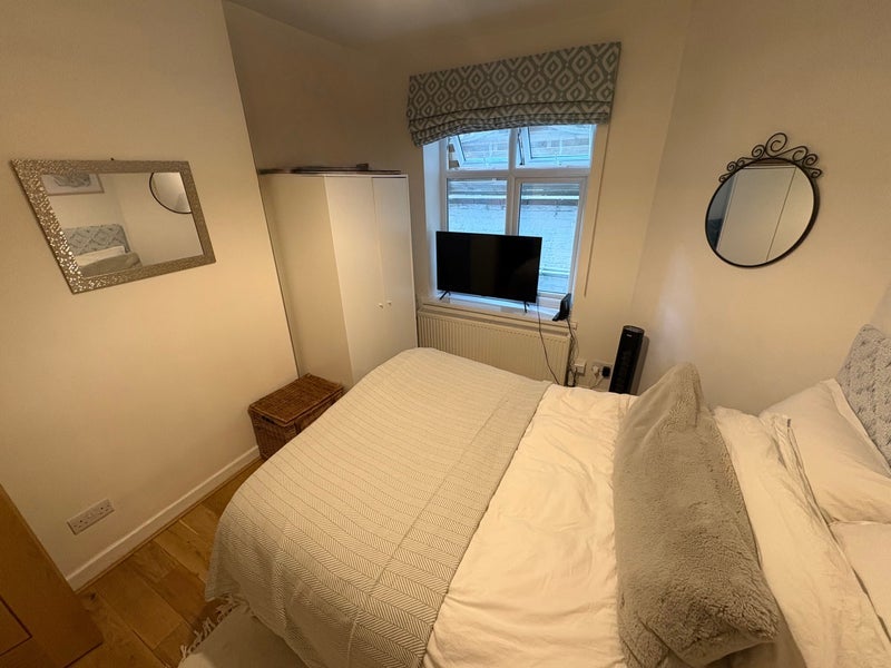 Room Fulham Palace Road in Greater London