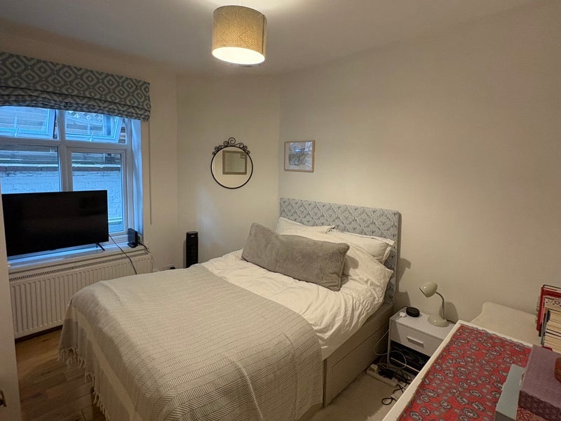 Room Fulham Palace Road in Greater London