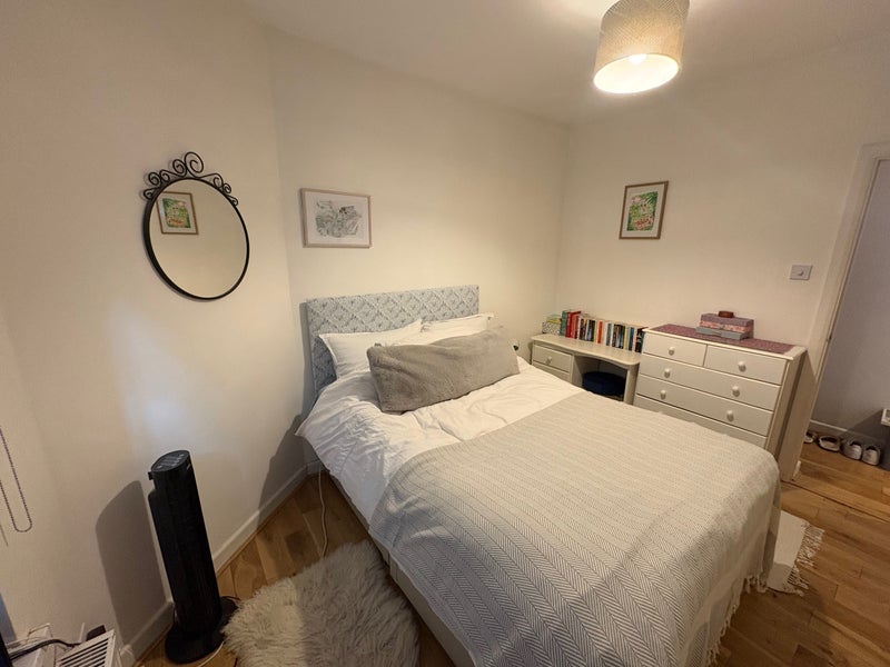 Room Fulham Palace Road in Greater London