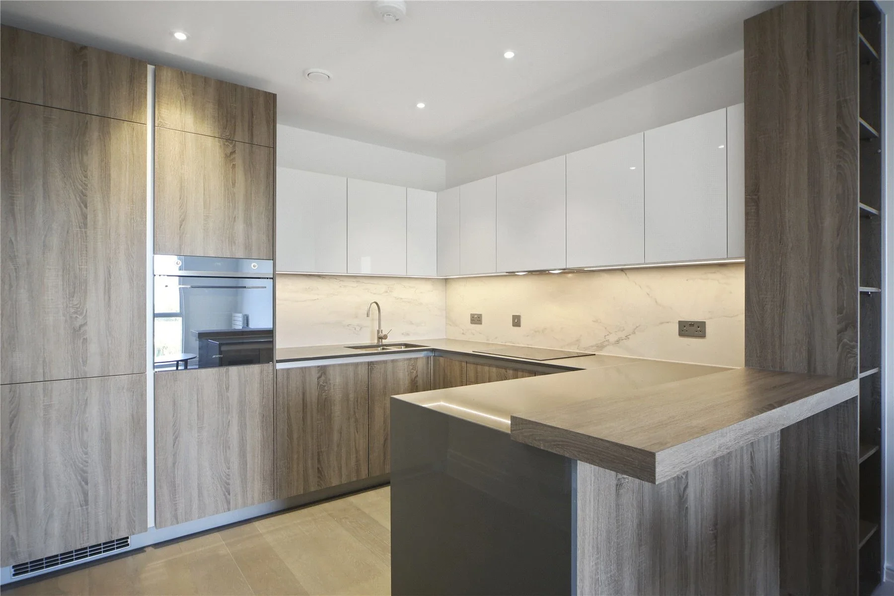 Flat Seven Kings Way in Greater London
