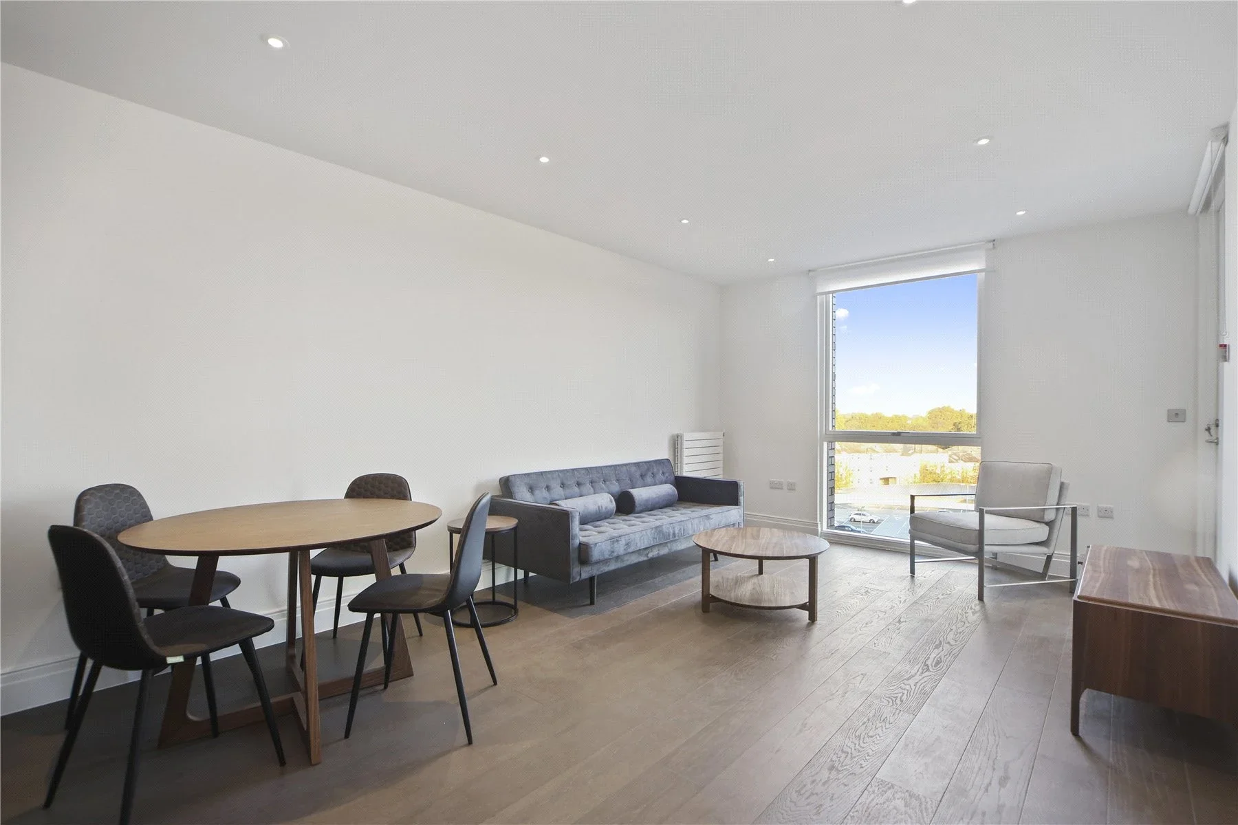 Flat Seven Kings Way in Greater London