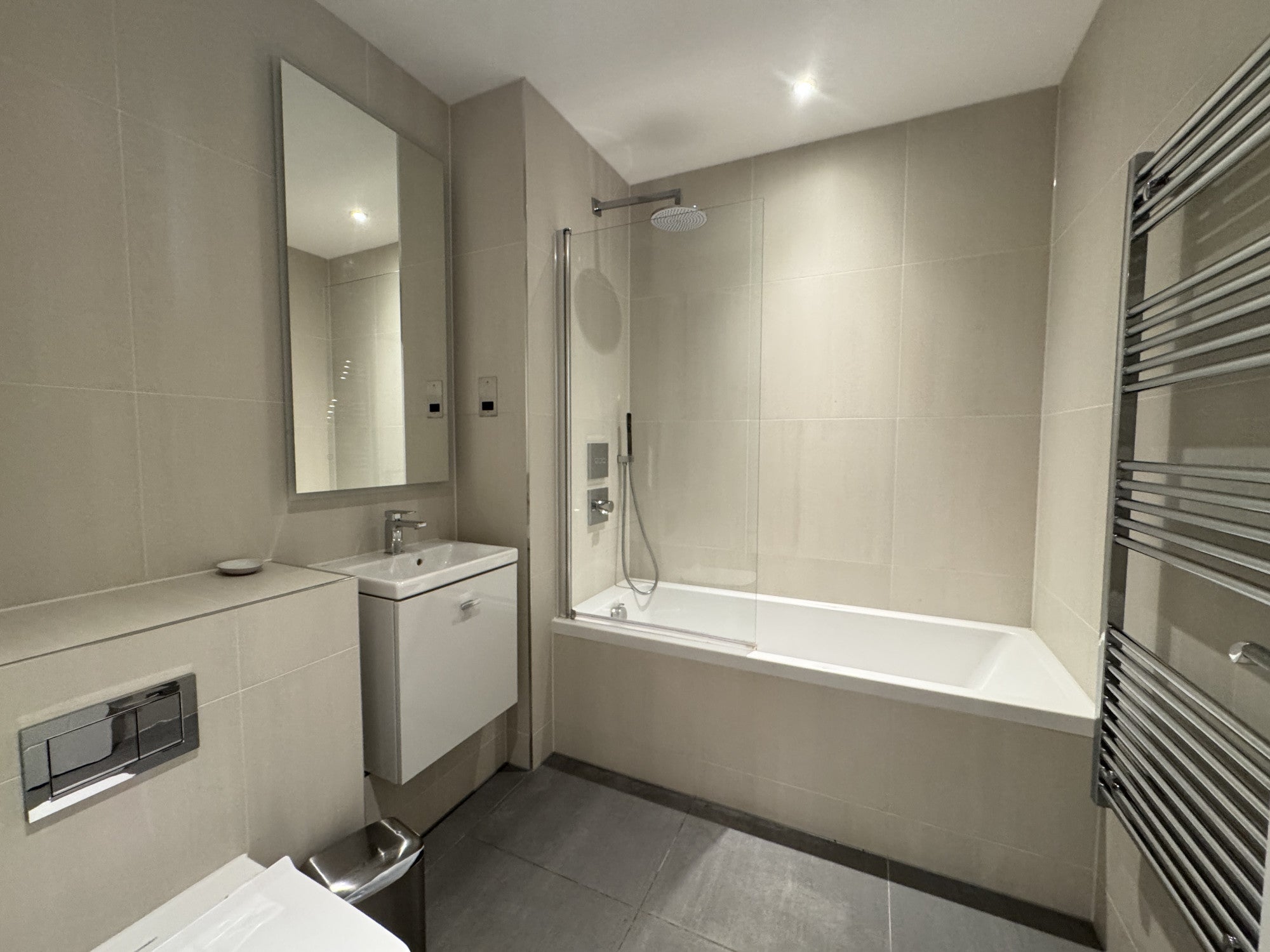 Flat Ufford Street in Greater London