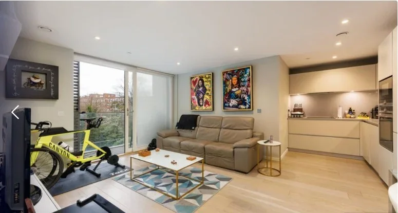 Flat Upper Richmond Road in Greater London