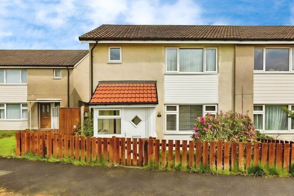 House Hawke Close in Norton