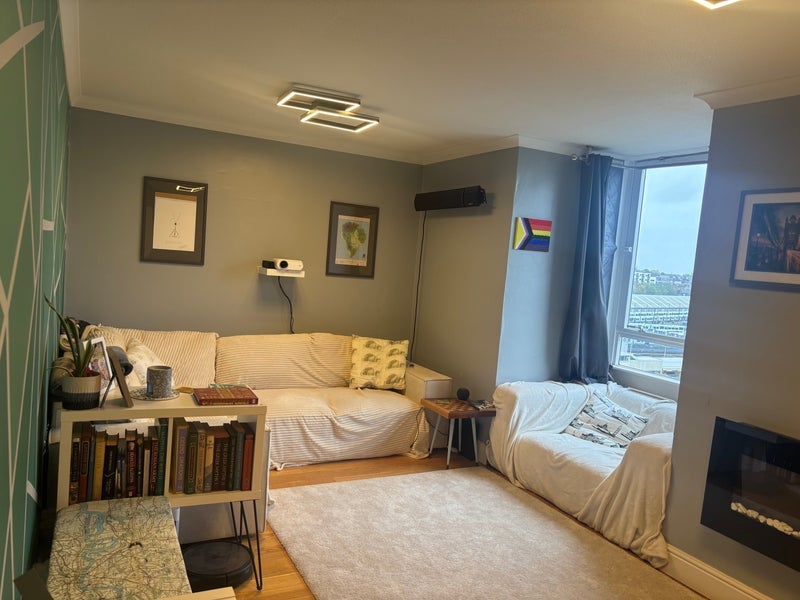 Room Bramlands Close in Greater London