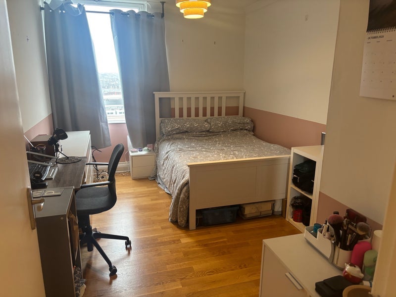 Room Bramlands Close in Greater London