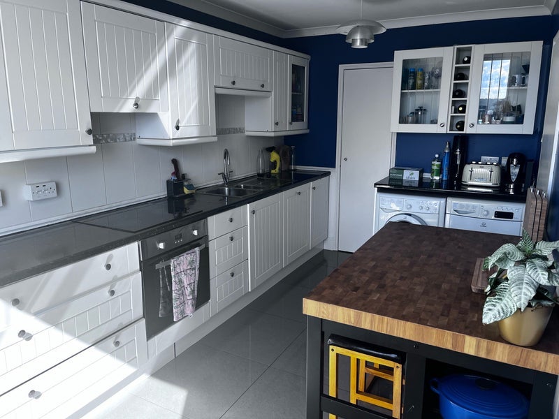 Room Bramlands Close in Greater London