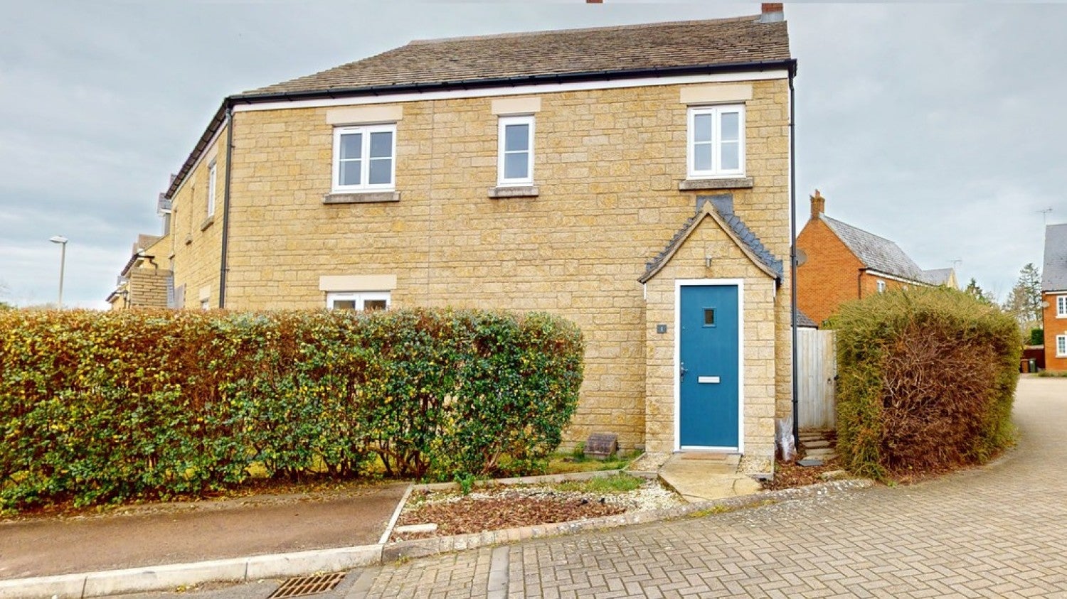 House Wayward Lad Close in Tewkesbury