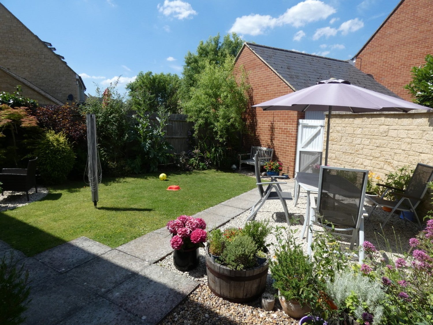 House Wayward Lad Close in Tewkesbury