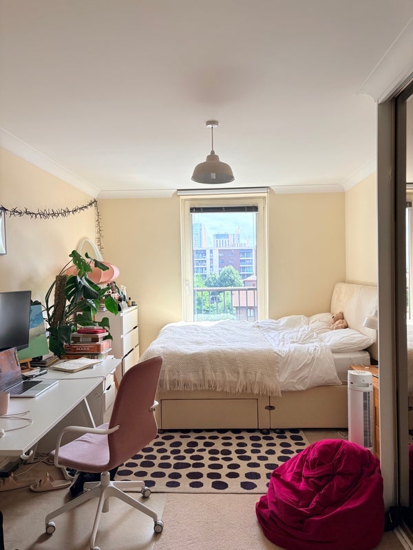 Room Boardwalk Place in Greater London