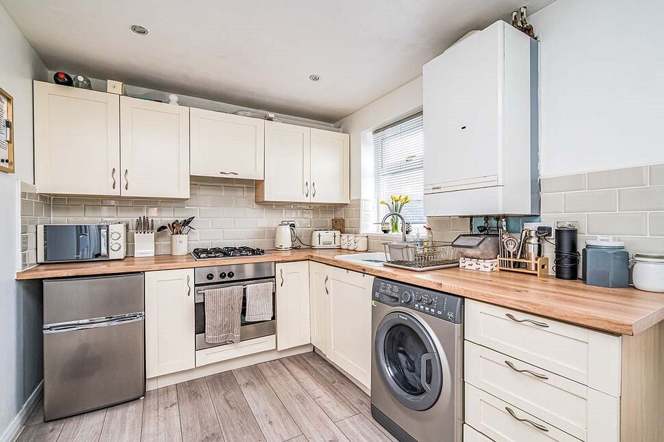 House Bordeaux Close in Dudley