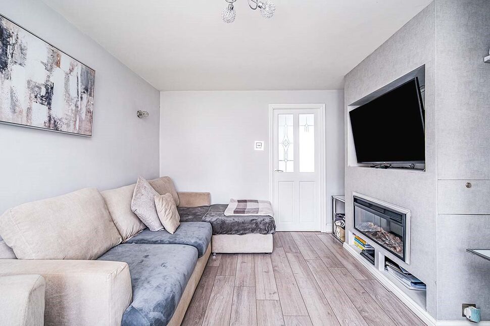 House Bordeaux Close in Dudley