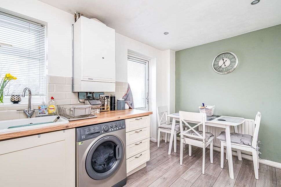 House Bordeaux Close in Dudley