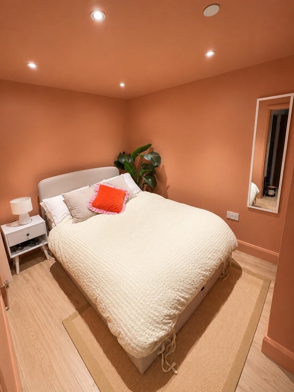 Room Crescent Lane in Greater London