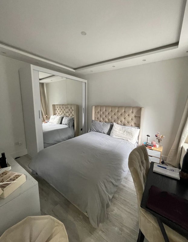 Room Ravenscroft Street in Greater London