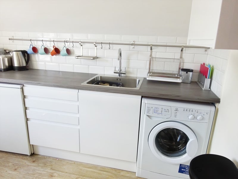 Room Werter Road in Greater London