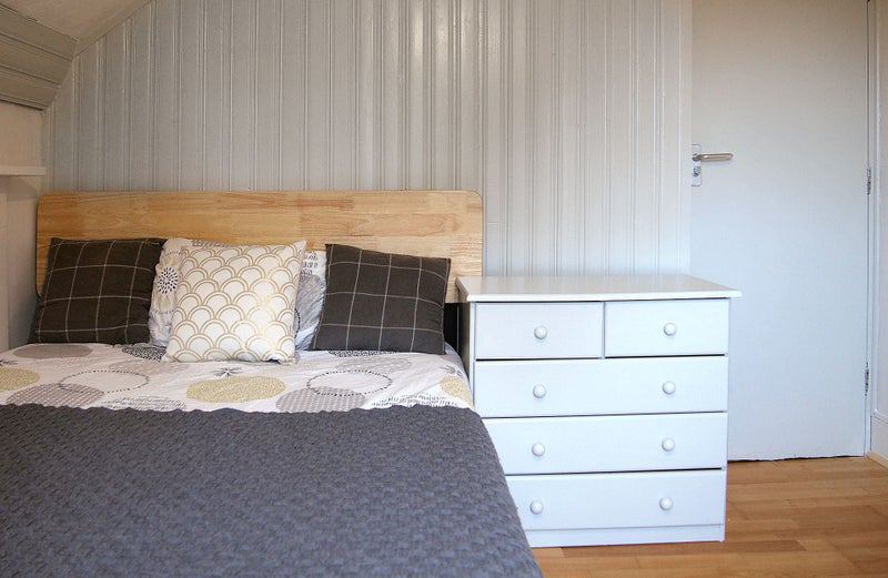 Room Werter Road in Greater London
