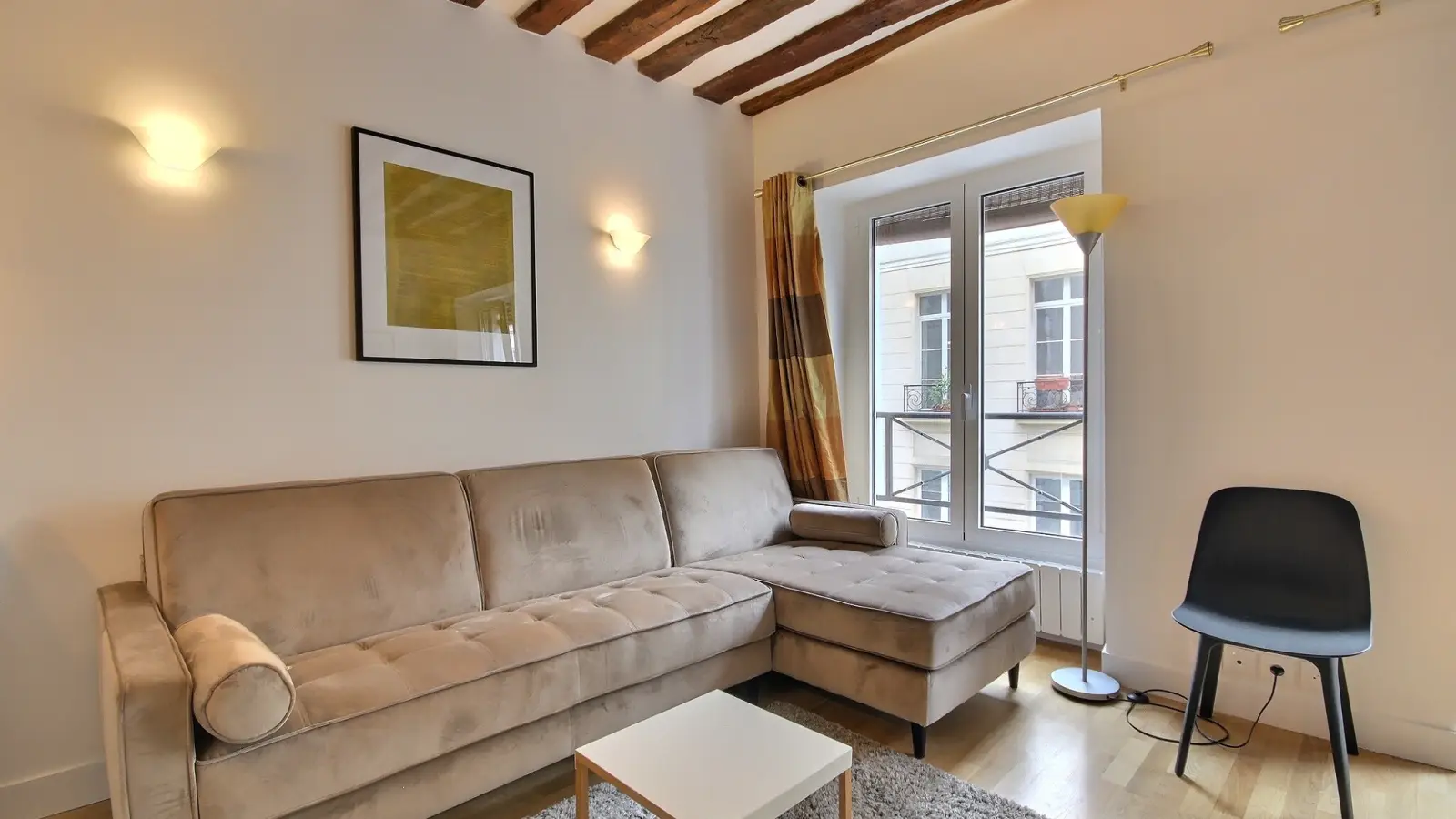 Flat Rue Beauregard in Paris