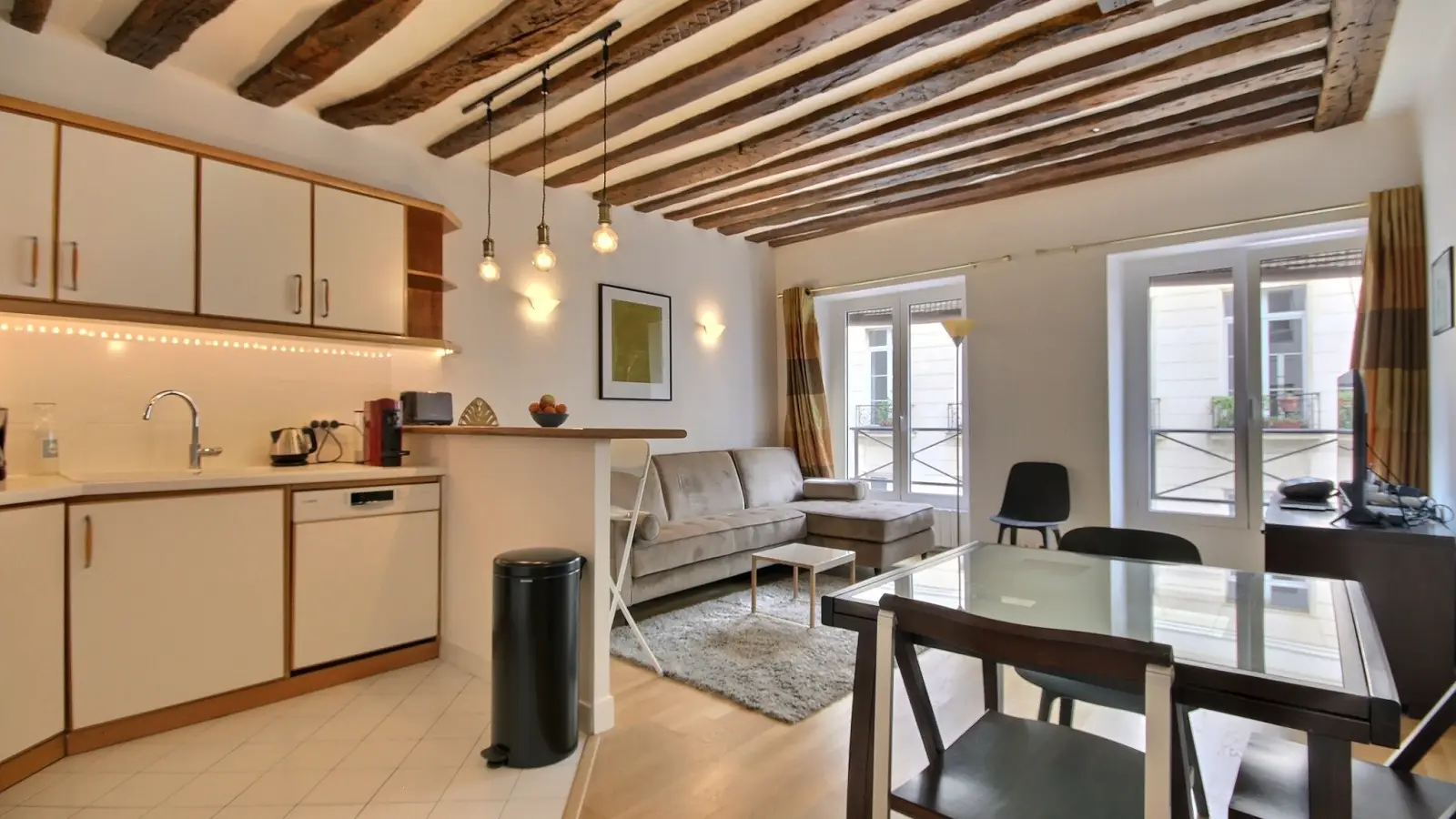 Flat Rue Beauregard in Paris