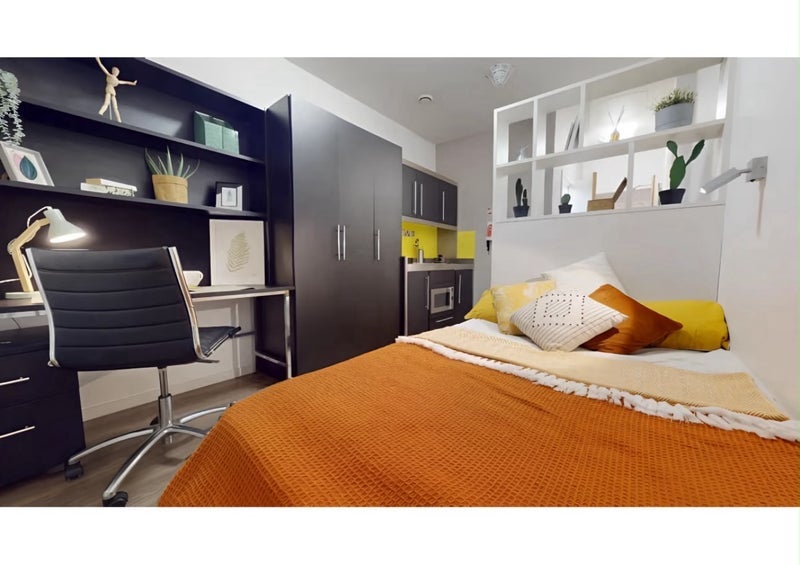 Room Goswell Road in Greater London