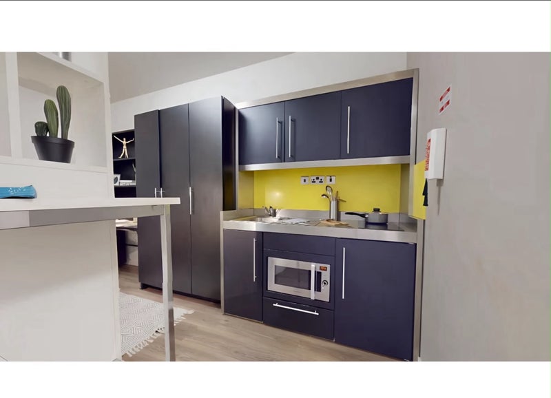 Room Goswell Road in Greater London