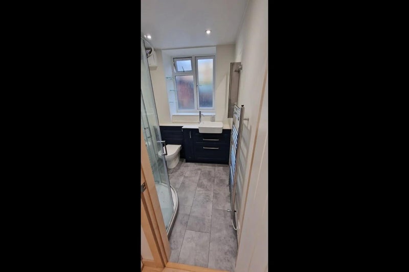 Room Tudor Grove in Greater London