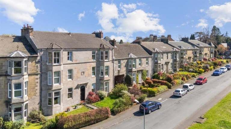 Flat Clydeshore Road in Dumbarton