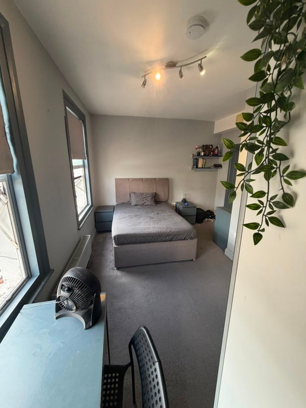Room Alloa Road in Greater London