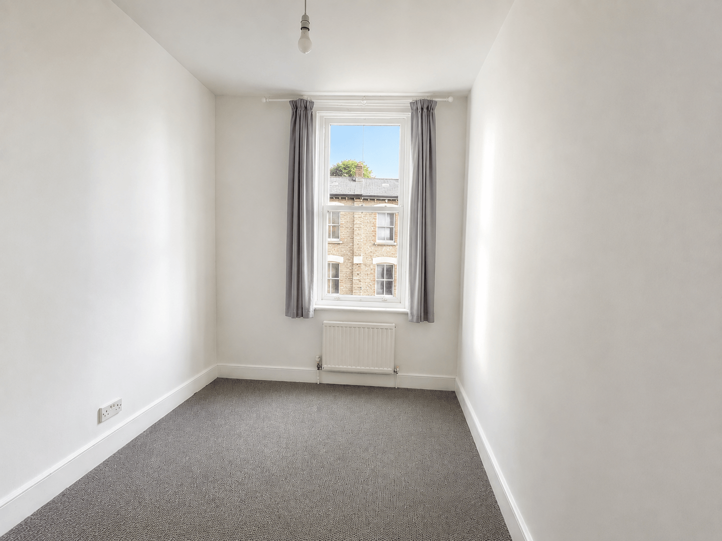 Flat Harrington Road in Greater London