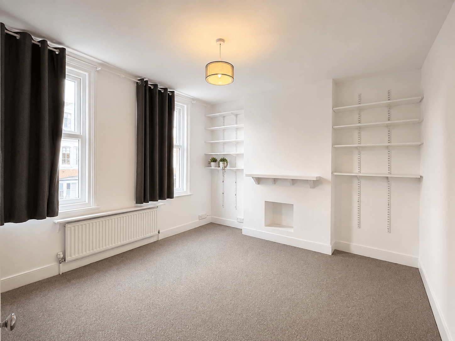 Flat Harrington Road in Greater London