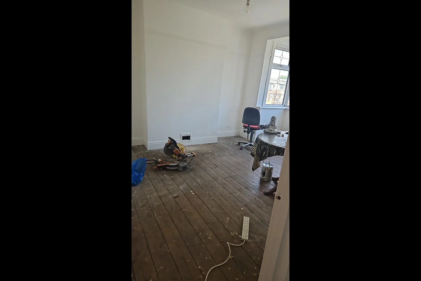 Flat Meadowbank Road in Greater London