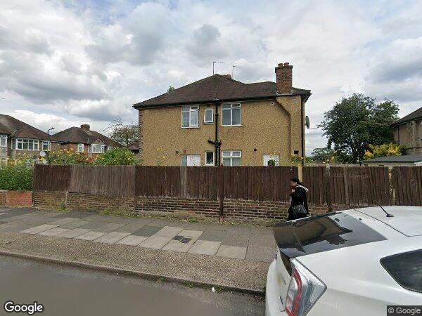 Flat Meadowbank Road in Greater London