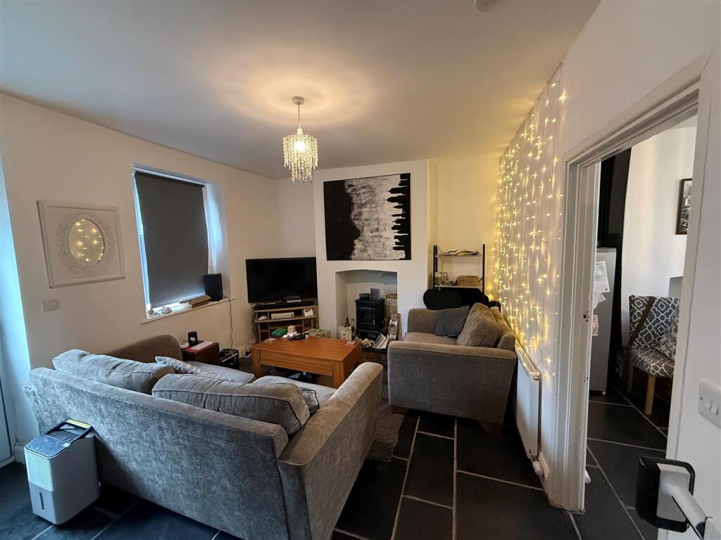 Properties to rent in Colnbrook With Poyle, Cwmbrân | rentaroof