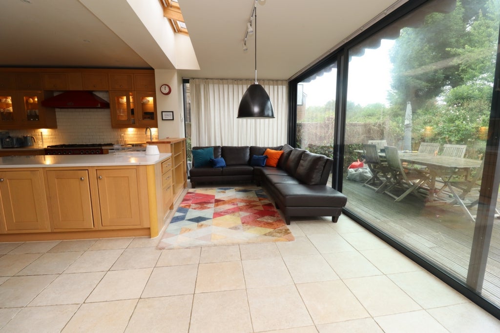 Room Globe Road in Greater London
